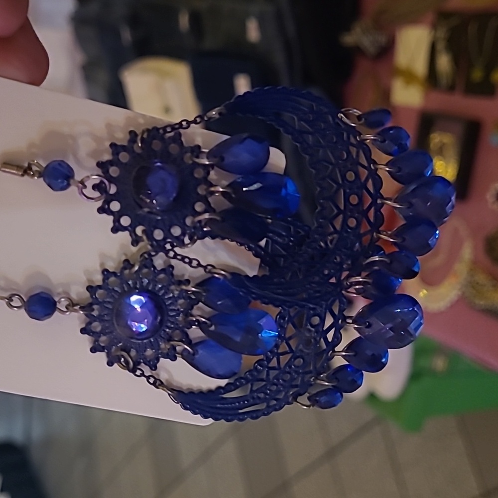 🍍- 3 for $25 SALE!!! Blue dangle earrings